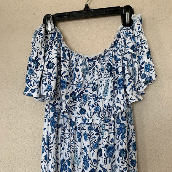 ✨Sale✨H&M shoulder off maxi dress - Picture 3 of 9